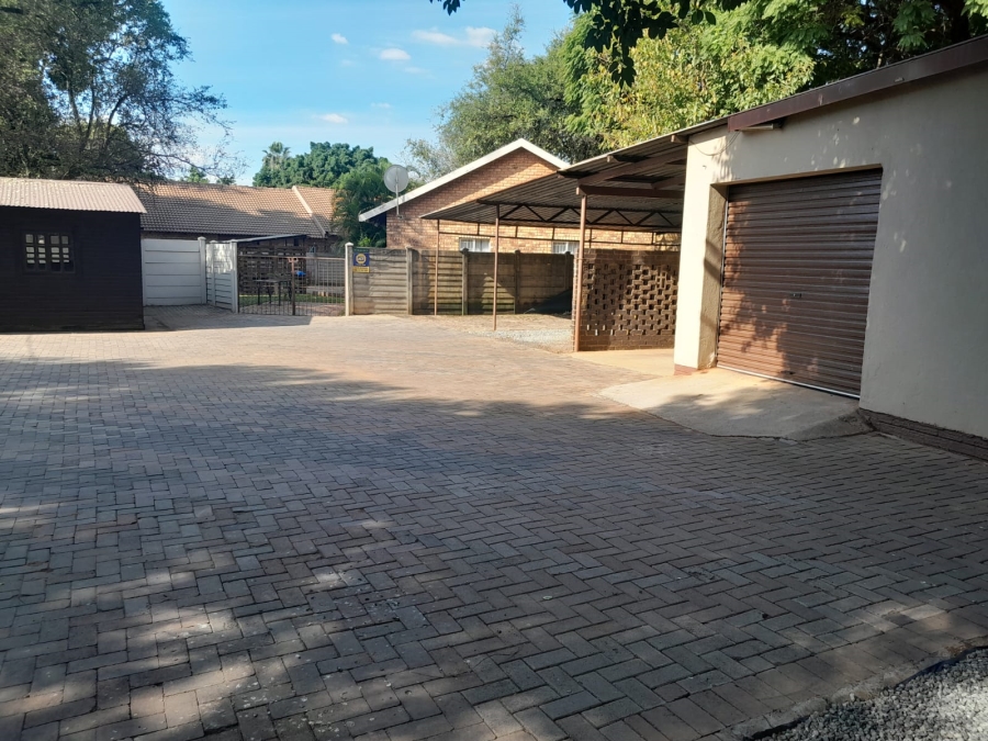 7 Bedroom Property for Sale in Rustenburg Central North West